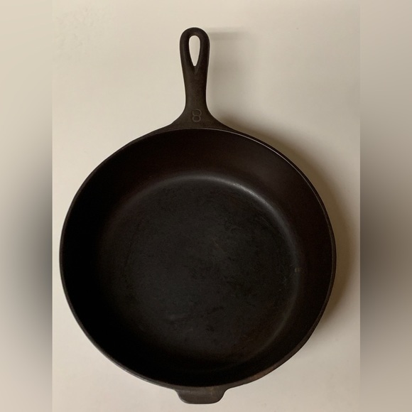 Mid Century Vintage Wagner Ware #8 10” Cast Iron Skillet - Picture 10 of 16